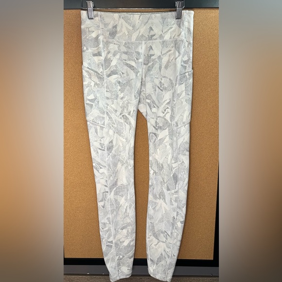lululemon athletica Pants - Lululemon Women’s Size 6 Breezy Dot Legging 28 in White Grey Jasmine Luxtreme